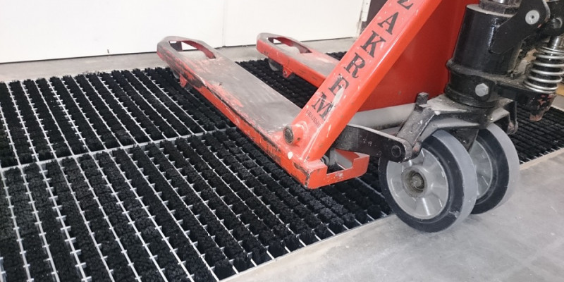 MH 43 Hercules Steel brush grates