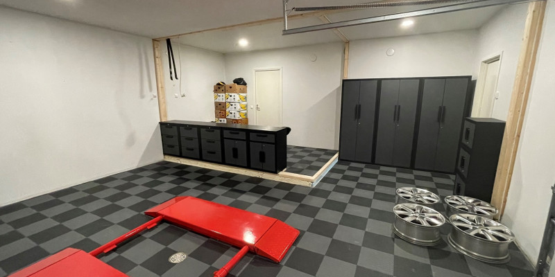 Legend – Garage flooring tile
