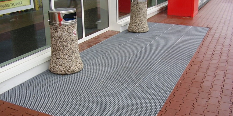 MH100 Foot grates and grilles
