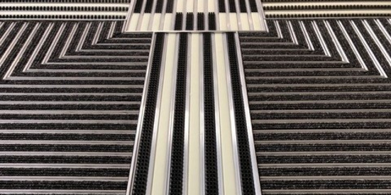 Aluminum signs for entrance mats